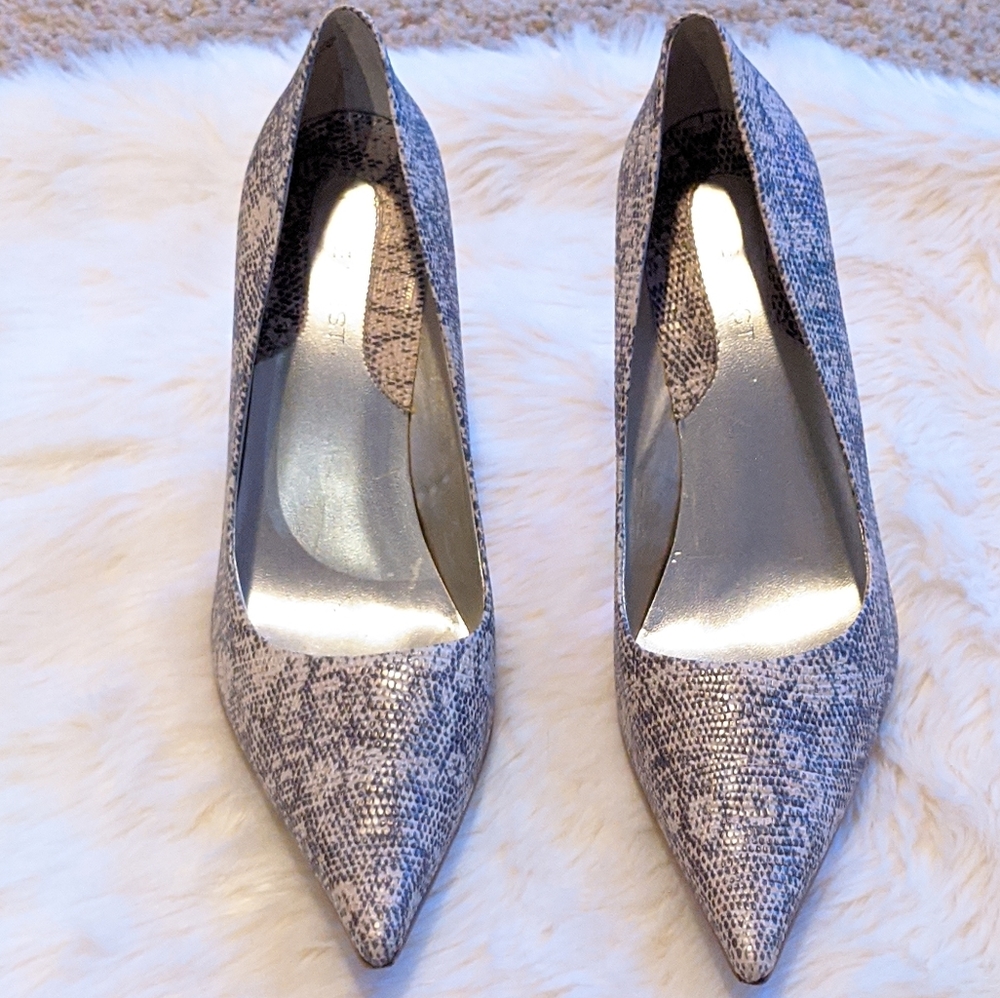 Nine West Snake skin Pump